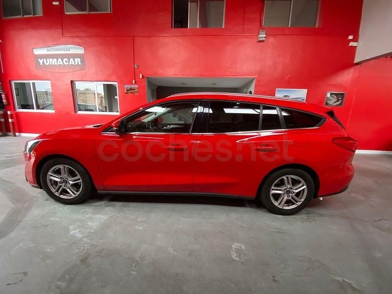 Używany Ford Focus Trend 120 KM (88 kW) 2020 Czerwony Kombi