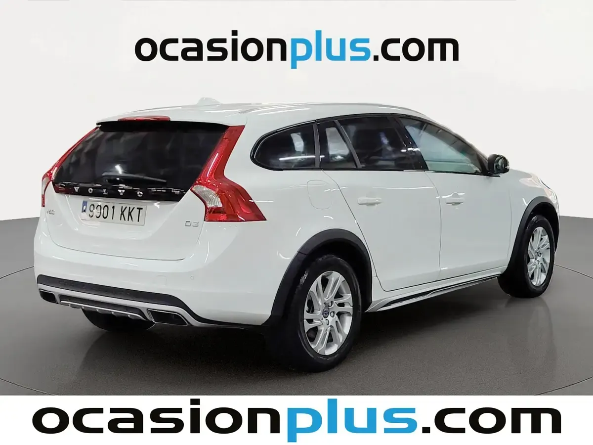 Usado Volvo V60 CC Kinetic 150 CV (110 kW) 2018 Blanco Familiar