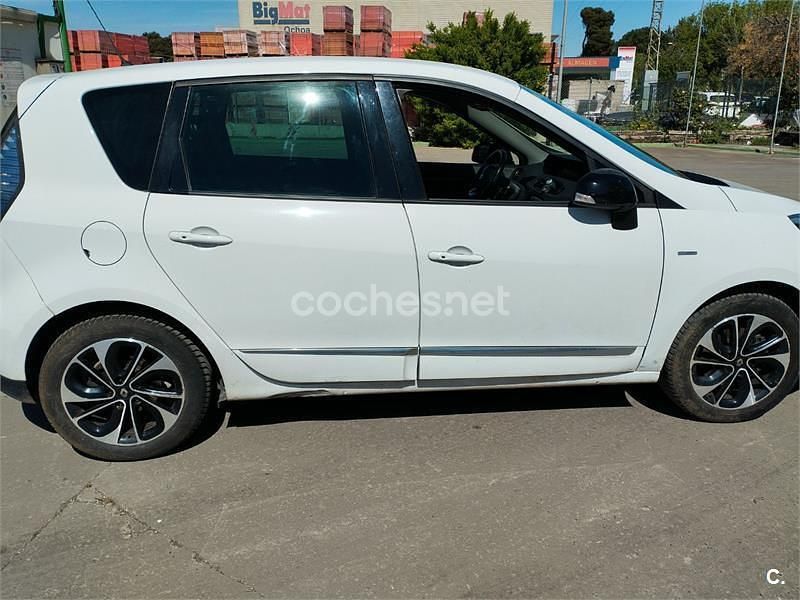 Usado Renault Scénic III Bose Edition 130 CV (95 kW) 2014 Blanco Monovolumen
