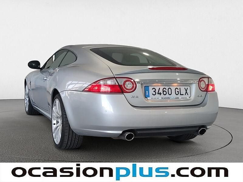 Usado Jaguar XKR 400 CV (294 kW) 2009 Gris plata Coupe