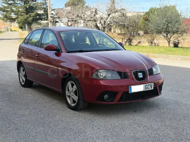 Begagnad Seat Ibiza Reference 105 HK (77 kW) 2008 Röd Sedan