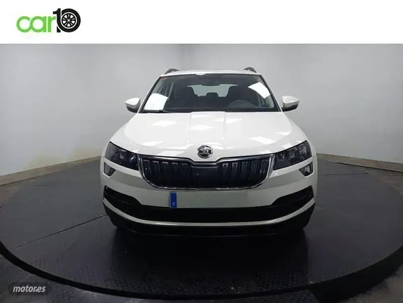 Usado Skoda Karoq Ambition 150 CV (110 kW) 2021 Blanco SUV