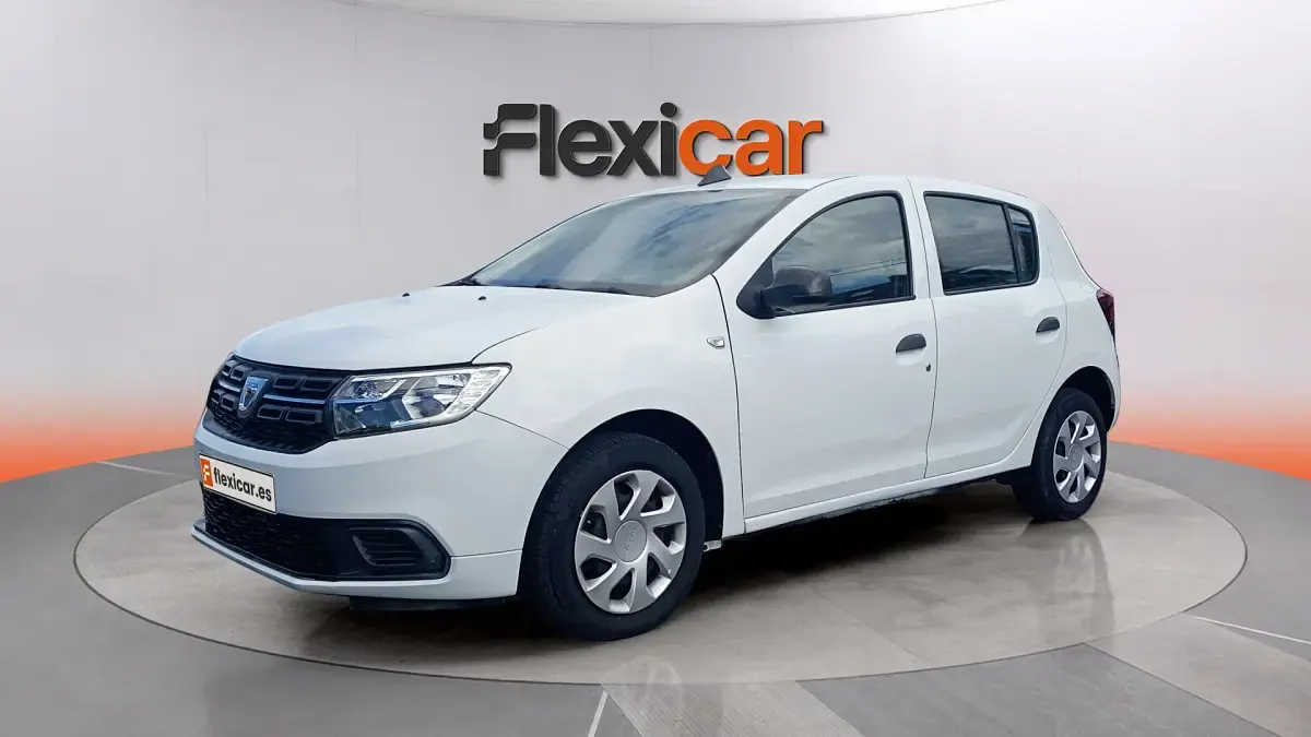 Usado Dacia Sandero Acces 73 CV (53 kW) 2019 Blanco Berlina