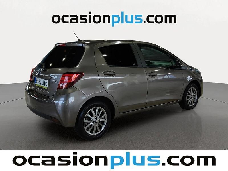 Usado Toyota Yaris Active 99 CV (72 kW) 2017 Gris Utilitario