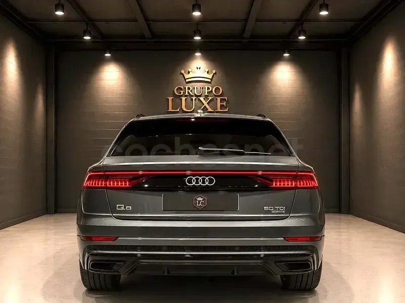 Usado Audi Q8 S-Line 286 CV (210 kW) 2021 Gris / plata SUV