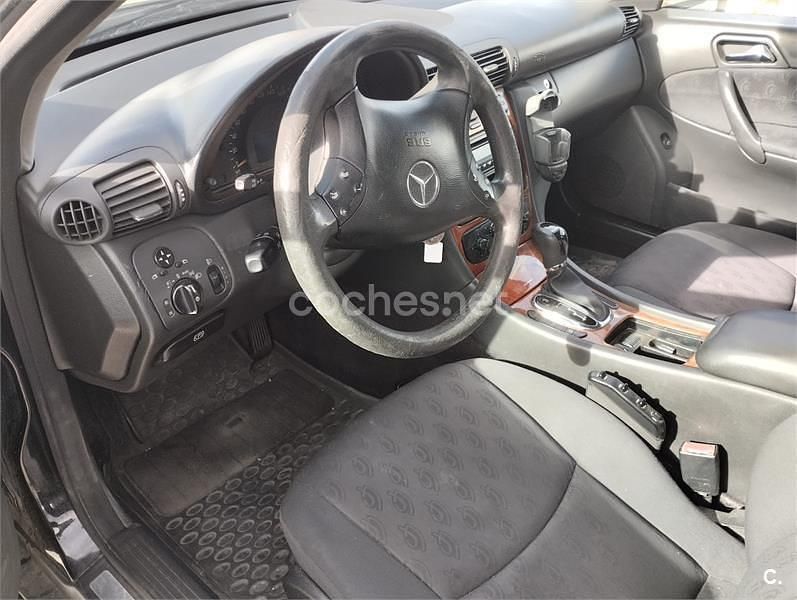 Usado Mercedes C220 Classic 143 CV (105 kW) 2003 Negro Berlina
