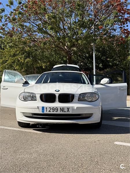 Używany BMW 118 143 KM (105 kW) 2009 Biały Hatchback