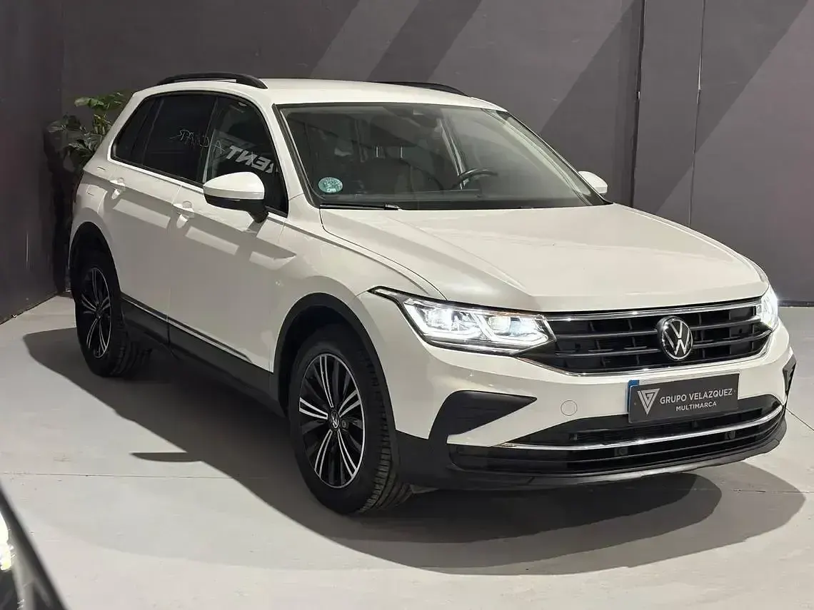 Usado VW Tiguan Life 150 HP (110 kW) 2024 Branco SUV