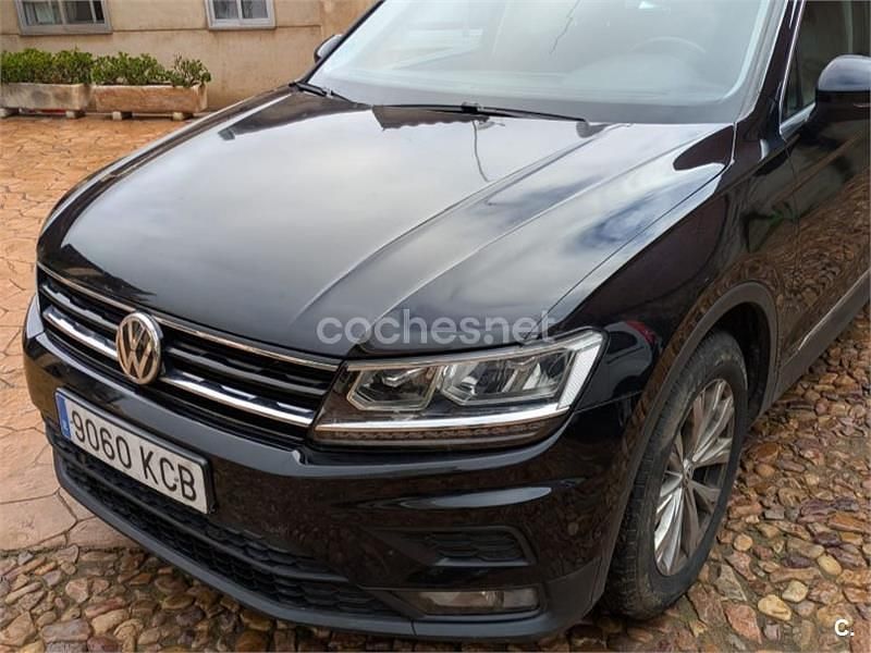 Usado VW Touran Advance 150 CV (110 kW) 2017 Negro Monovolumen