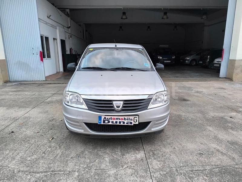 Gris / plata Usado 2010 Dacia Logan Ambiance Berlina | 3995 € (Precio justo) - Imagen 1/4