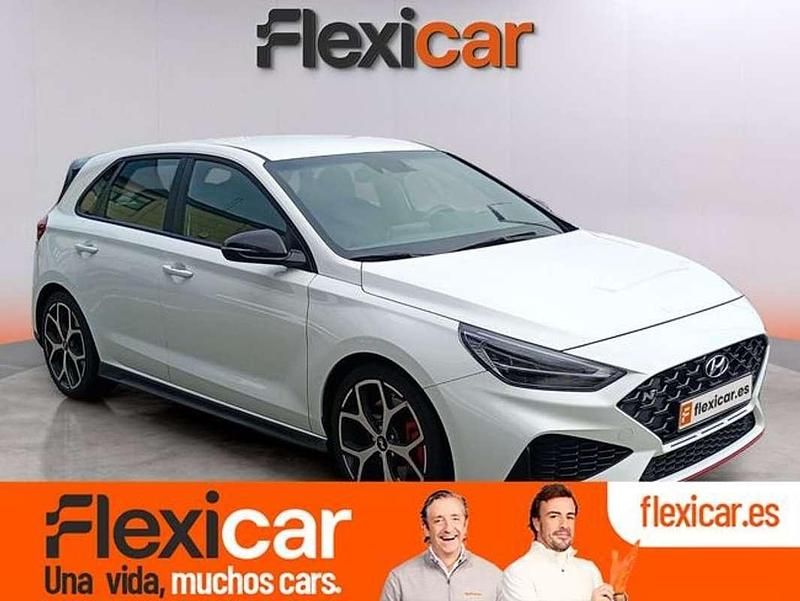 Blanco Usado 2024 Hyundai i30 Utilitario | 30.190 € (Precio justo) - Imagen 1/4