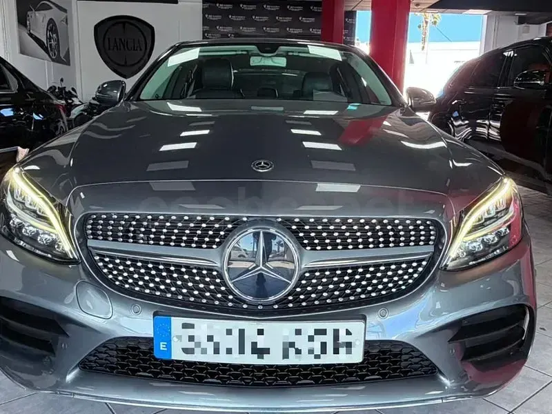 Usado Mercedes C200 160 CV (117 kW) 2019 Gris / plata Berlina