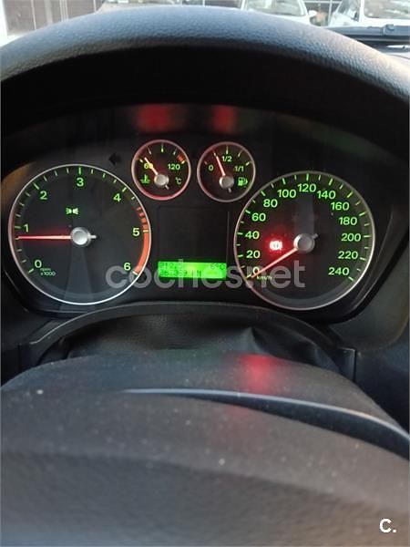 Usado Ford C-MAX Ghia 136 CV (100 kW) 2006 Rojo Monovolumen