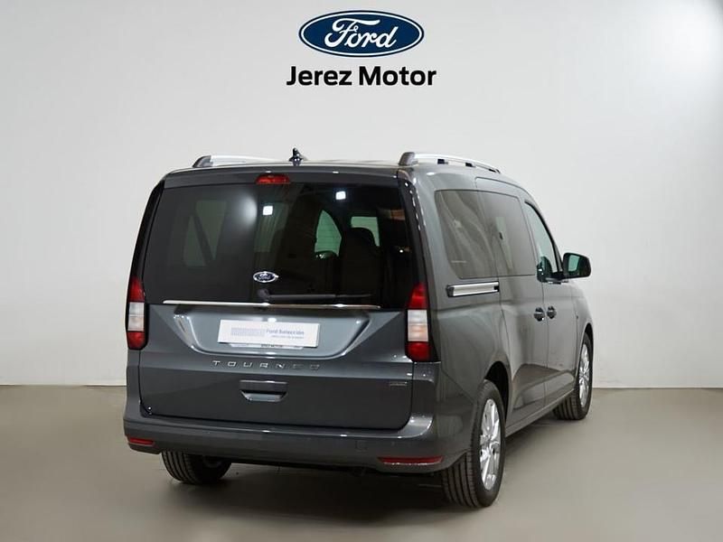 Usado Ford Tourneo Titanium 150 CV (110 kW) 2025 Gris Monovolumen