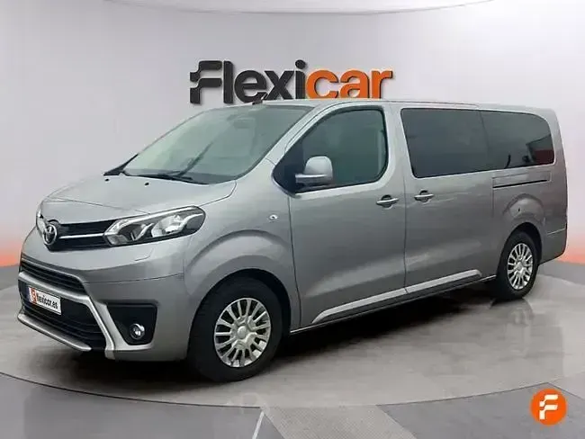 Usado Toyota Proace Verso Active 120 CV (88 kW) 2023 Gris Familiar