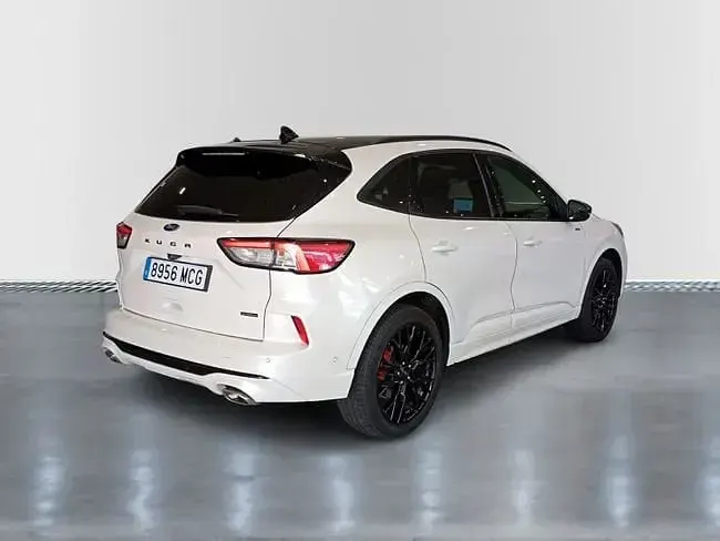 Usado Ford Kuga ST-Line X 225 CV (165 kW) 2022 Blanco platino (especial) SUV