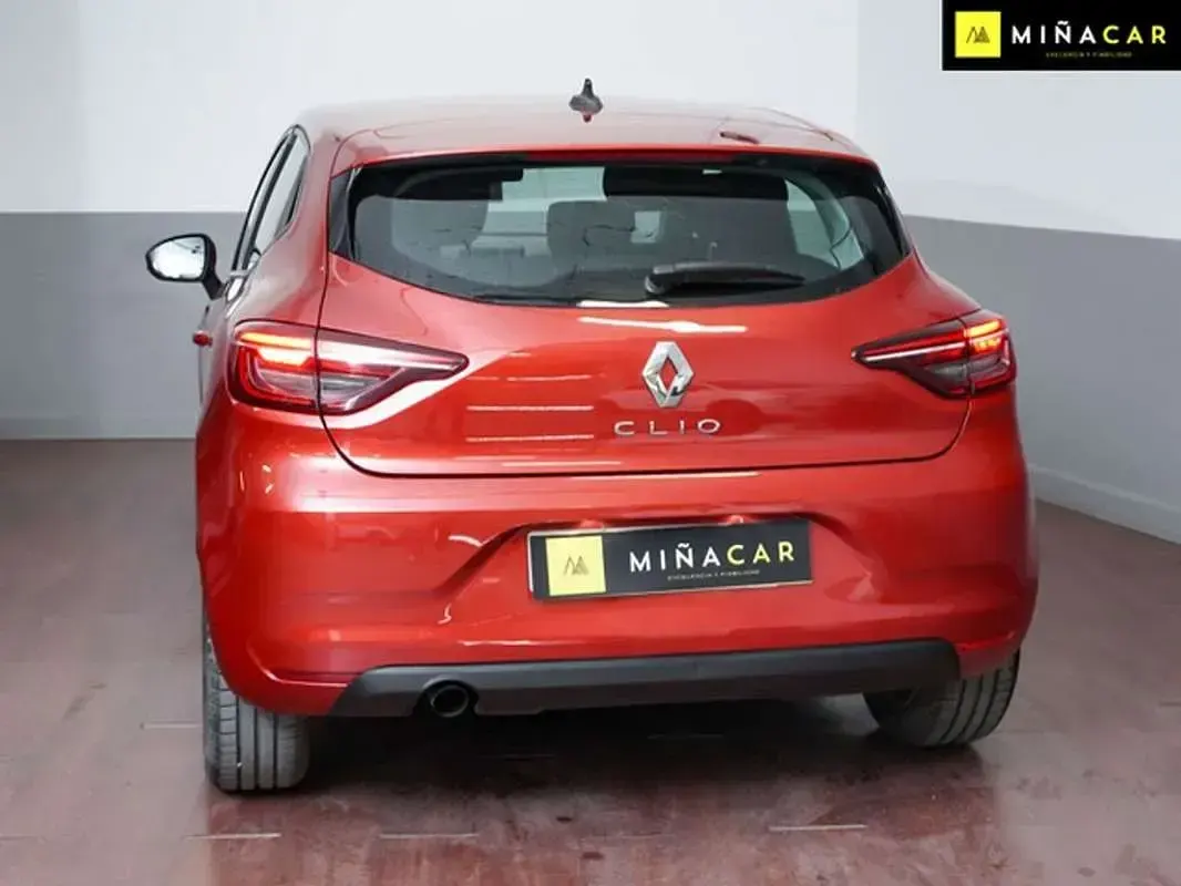 Usado Renault Clio Zen 86 CV (63 kW) 2020 Rojo Utilitario