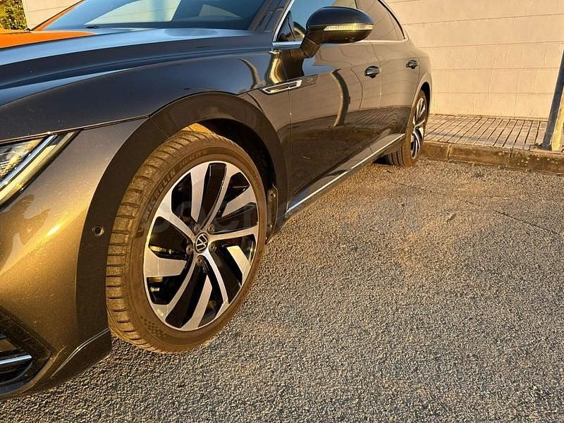 Usado VW Arteon R-line 150 CV (110 kW) 2022 Gris / plata Berlina
