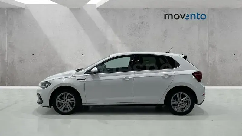 Usado VW Polo R-line 110 CV (80 kW) 2022 Blanco Utilitario
