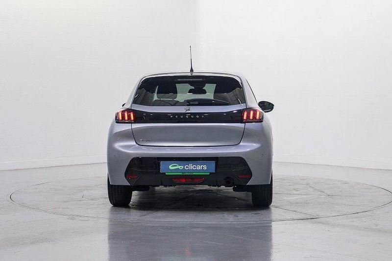 Usado Peugeot 208 Allure 100 CV (73 kW) 2023 Gris Utilitario