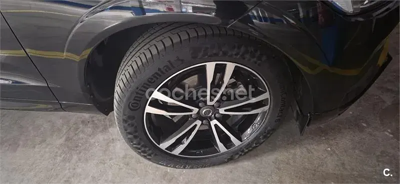 Usado Volvo XC60 R-Design 190 CV (139 kW) 2019 Negro SUV