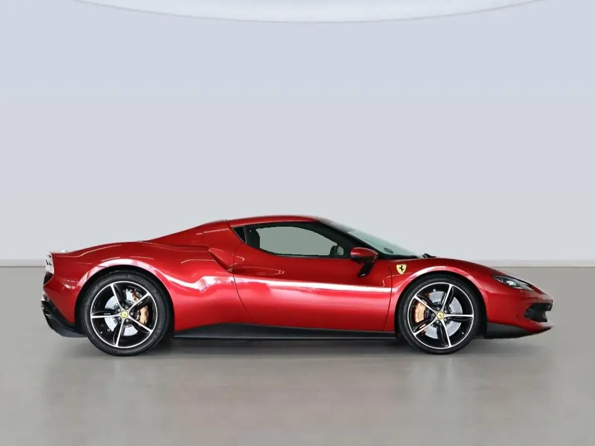 Usado Ferrari 296 829 CV (609 kW) 2022 Rojo