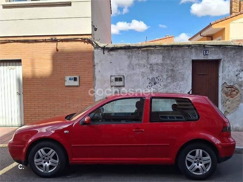 Rojo Usado 2002 VW Golf IV Conceptline Berlina | 2300 € (Precio justo) - Imagen 1/4