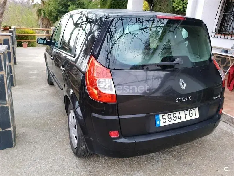 Usado Renault Scénic Dynamique 110 CV (80 kW) 2006 Negro Monovolumen
