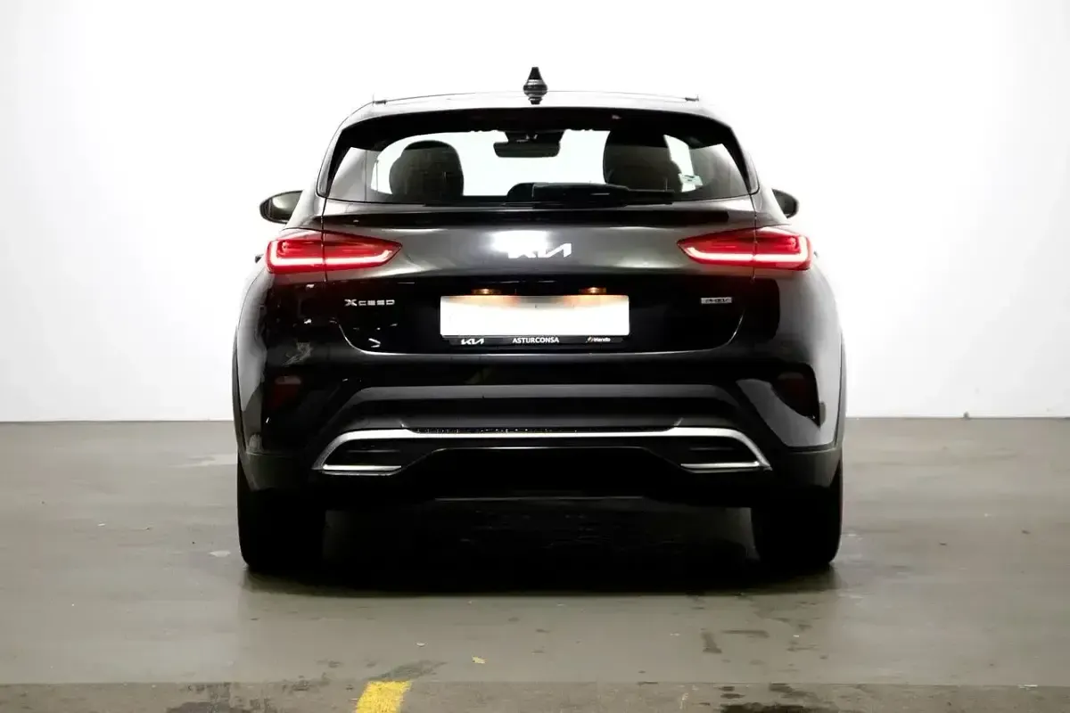 Usado Kia XCeed 141 CV (103 kW) 2023 Negro SUV