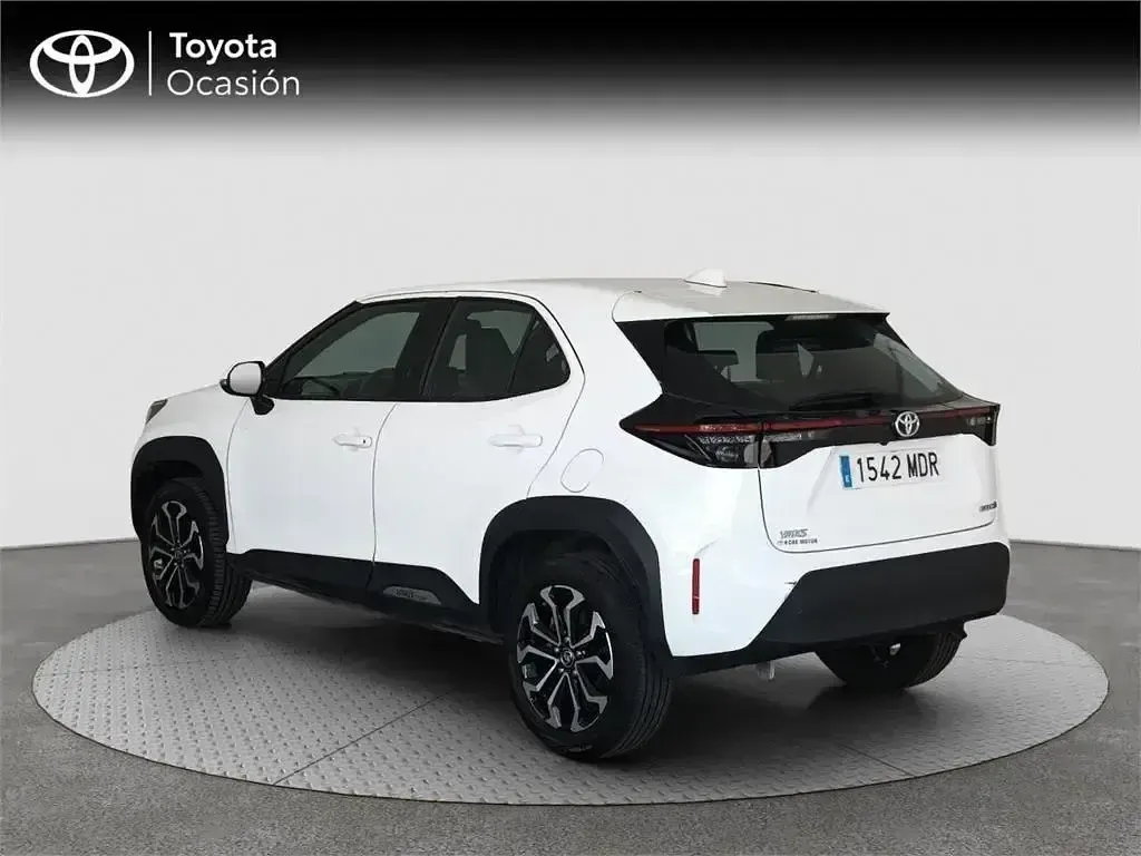 Usado Toyota Yaris Cross Active 116 CV (85 kW) 2023 Blanco SUV