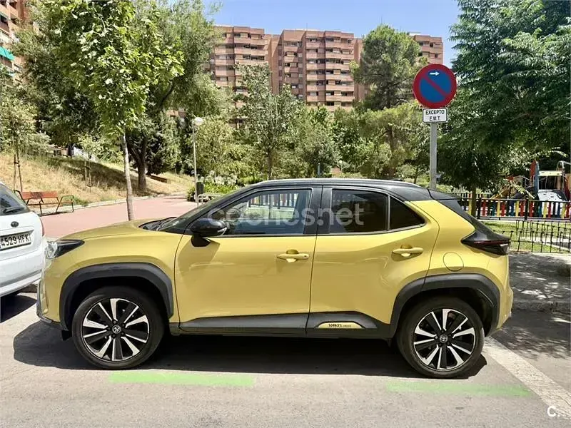 Usado Toyota Yaris Cross Edition 116 CV (85 kW) 2021 Amarillo SUV