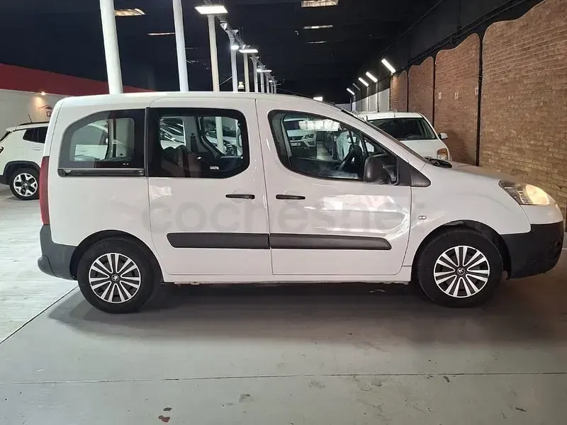 Usado Peugeot Partner Tepee Active 92 CV (67 kW) 2011 Blanco Monovolumen