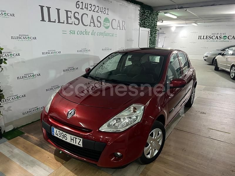 Granate Usado 2014 Renault Clio IV Authentique Berlina | 4999 € (Buen precio) - Imagen 1/4