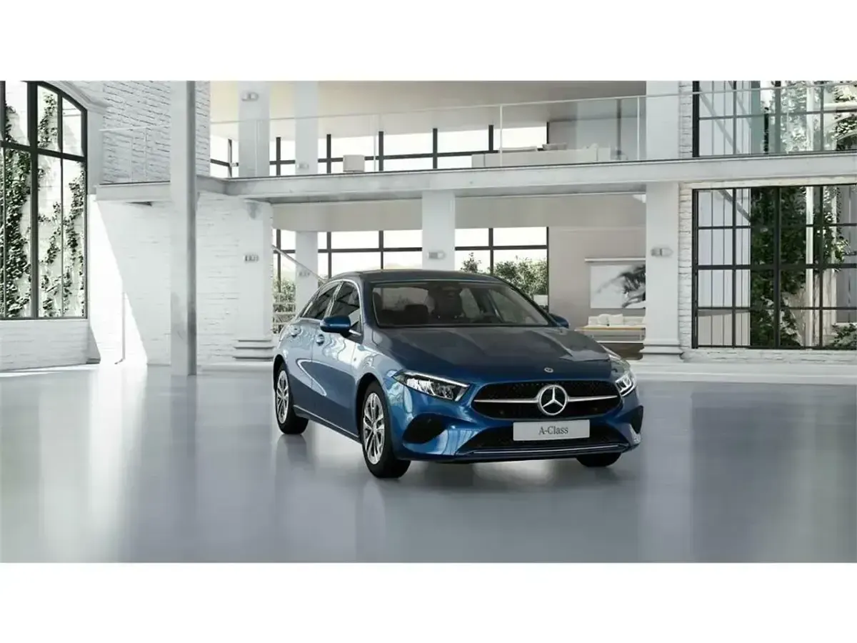 Nuevo Mercedes A250 218 CV (160 kW) 2025 Azul Berlina