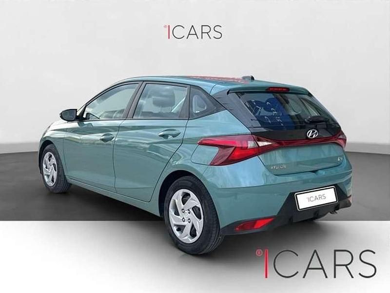 Usado Hyundai i20 101 CV (74 kW) 2022 Verde Utilitario