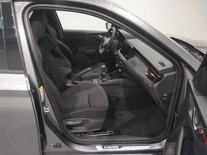 Nuevo Skoda Kamiq Sport 115 CV (84 kW) 2026 Gris SUV