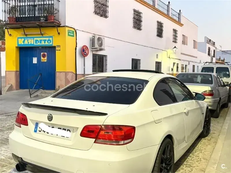 Usado BMW 320 170 CV (125 kW) 2008 Blanco Coupe