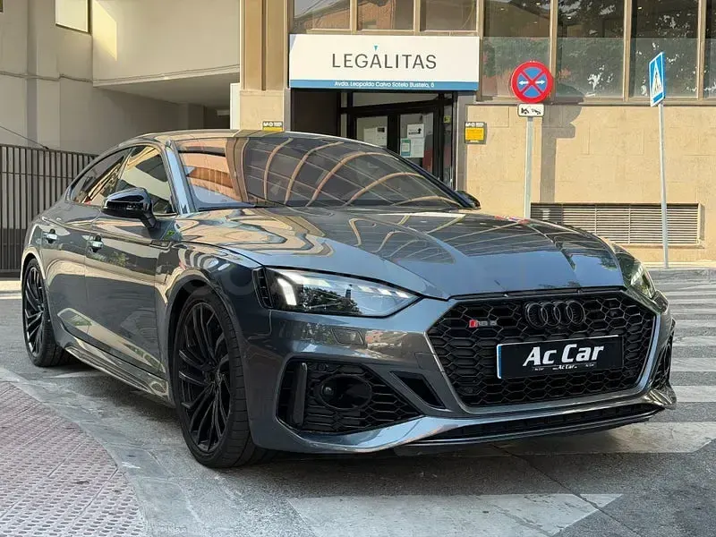 Usado Audi RS5 Sportback Performance 450 CV (330 kW) 2020 Gris / plata Berlina