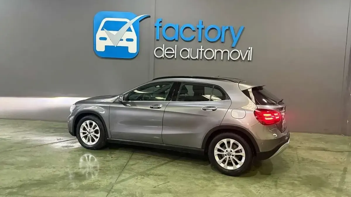 Usado Mercedes GLA220 177 CV (130 kW) 2019 Gris SUV