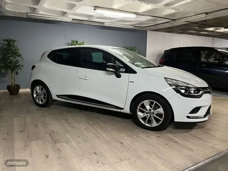 Usado Renault Clio IV LIMITED 73 CV (53 kW) 2017 Blanco Berlina