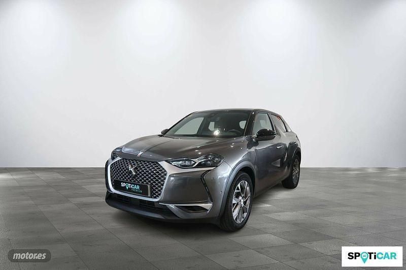 Gris Usado 2020 DS Automobiles DS3 Crossback E-Tense Grand Chic SUV | 17.900 € - Imagen 1/4
