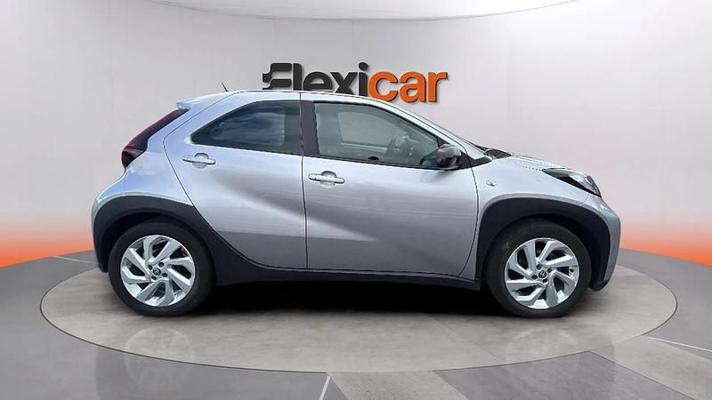 Usado Toyota Aygo X 72 CV (52 kW) 2023 Gris SUV