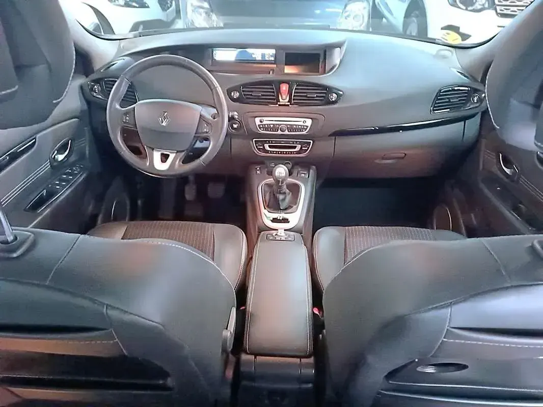 Usado Renault Scénic III Dynamique 110 CV (80 kW) 2011 Gris Monovolumen
