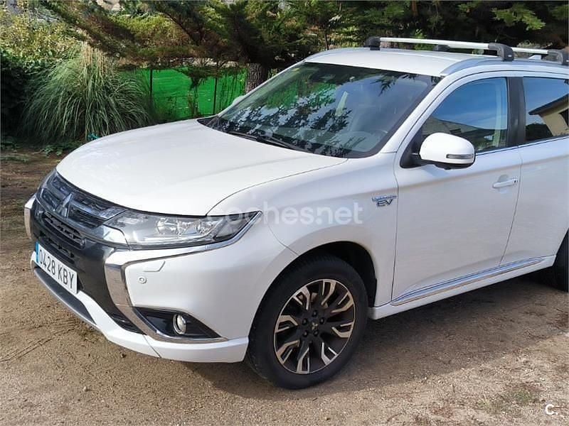 Blanco Usado 2017 Mitsubishi Outlander P-HEV SUV | 18.500 € (Un poco caro) - Imagen 1/4