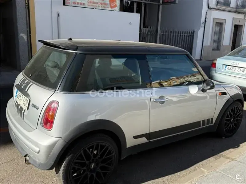 Usado Mini Cooper 115 CV (84 kW) 2003 Gris / plata Utilitario