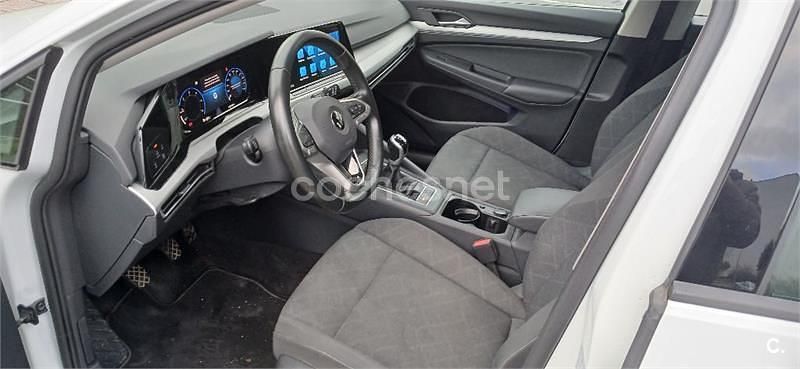 Usado VW Golf VIII Life 115 CV (84 kW) 2023 Blanco Berlina