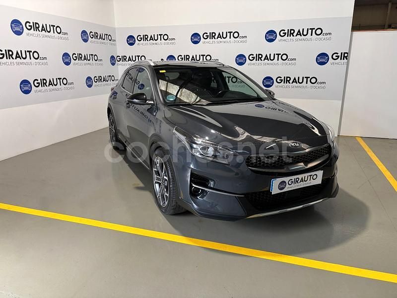 Usado Kia XCeed 136 CV (100 kW) 2020 Gris / plata SUV