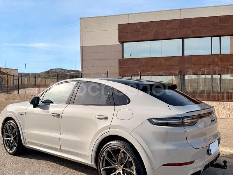 Usado Porsche Cayenne 462 CV (339 kW) 2021 Gris / plata SUV