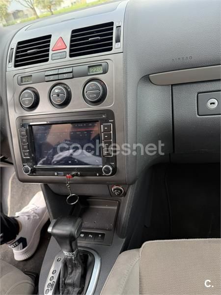 Negro Usado 2007 VW Touran Highline Monovolumen | 4900 € (Precio justo) - Imagen 1/4
