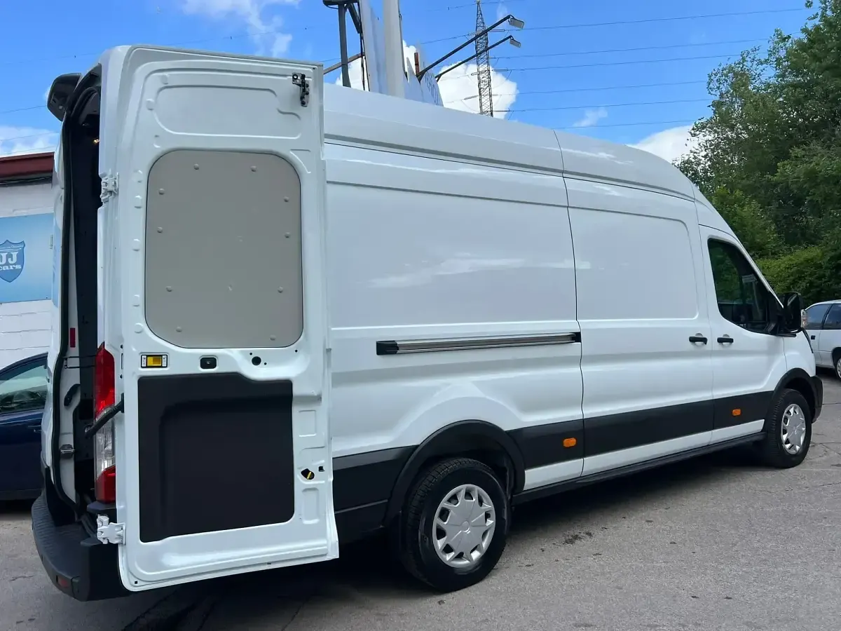 Usado Ford Transit Trend 130 CV (95 kW) 2023 Blanco Van